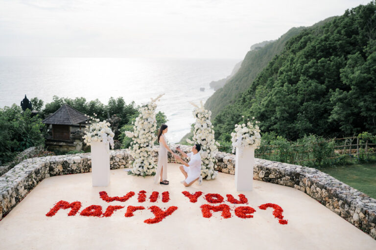Bali proposal session at Alila Uluwatu of Jessica & Vincent
